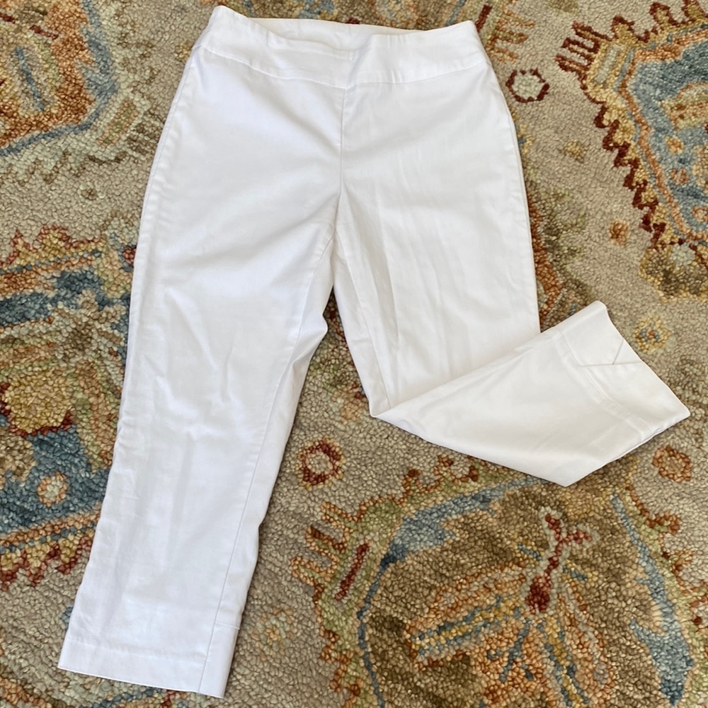 TRIBAL classic white capris - Size 6 - elastic waist split at calf